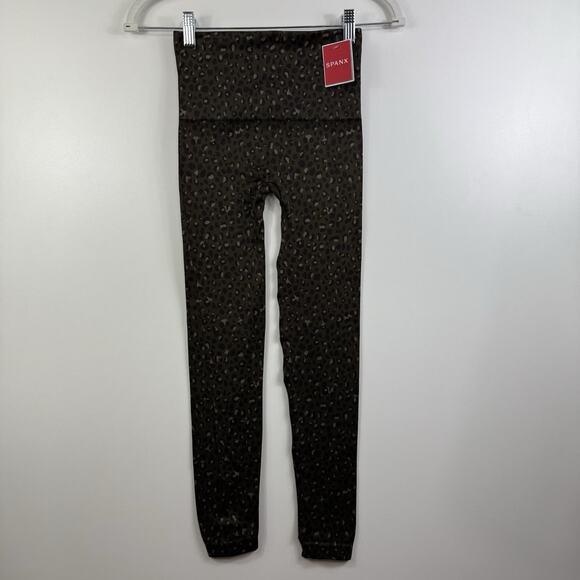 SPANX New Look at Me Now Seamless Leggings in Olive Leopard Small Athletic - Picture 9 of 11